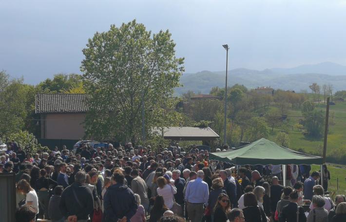 Tanta gente a Casatico per l'ultimo saluto a Nicola Rinaldi