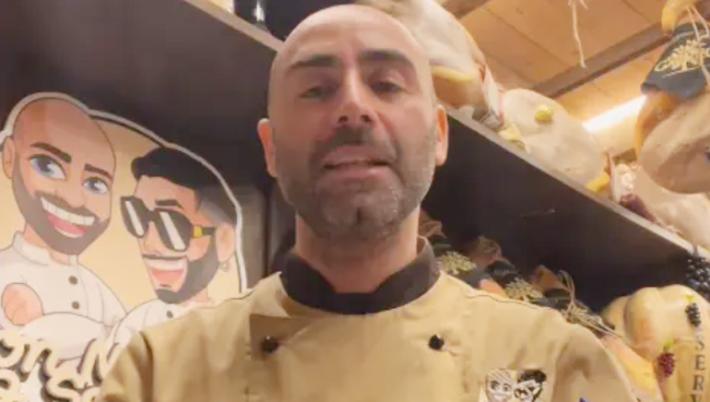 Uccisa in casa la mamma del TikToker re dei panini  