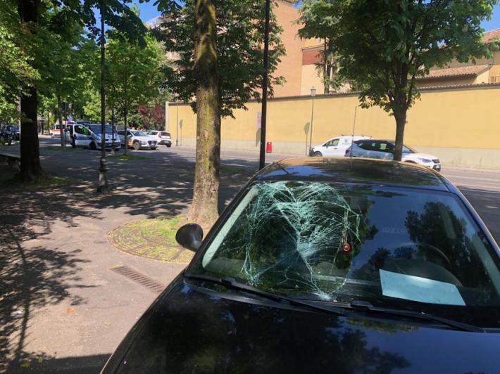 Viale Berenini, pedone investito da un'auto