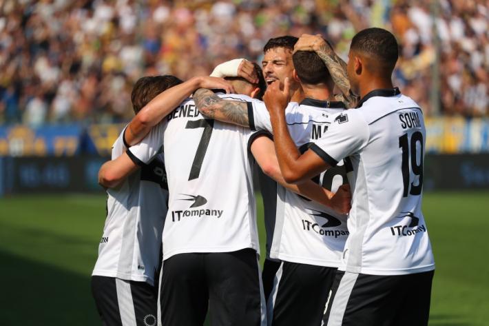 Benedyczak raddoppia: 2-0 per il Parma sul Brescia. E finisce il primo tempo - segui la diretta