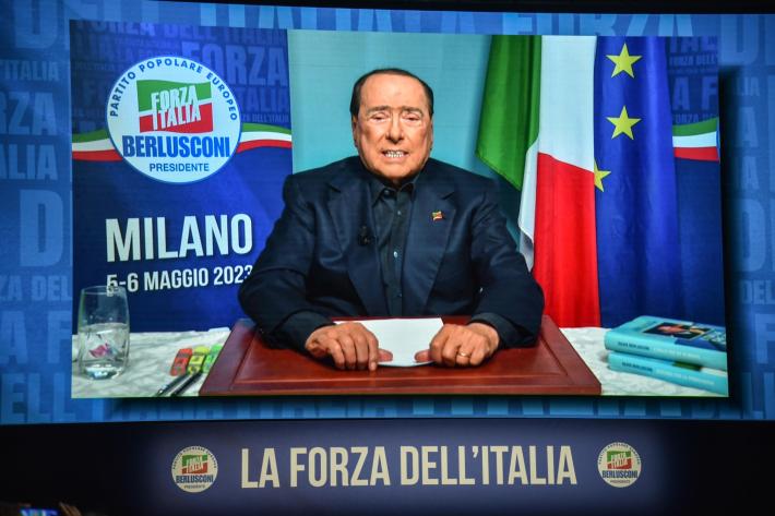 un errore il triste video di Berlusconi