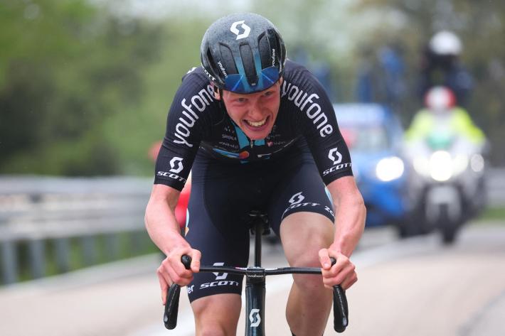 Giro d'Italia: Paret-Peintre vince la quarta tappa. 