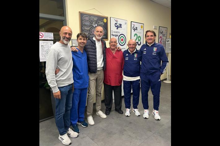 Lo staff dell'Under 21 azzurra in visita a Parma... da Bozzetti