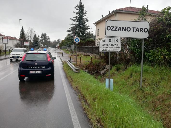 Litigano sul treno e arrivano i carabinieri