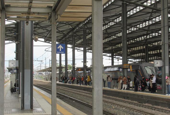 Investita una persona sulla ferrovia nel Milanese: ritardi anche in stazione a Parma 