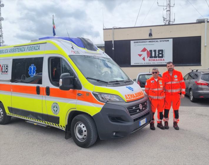 I militi della Pubblica assistenza di Fidenza e un ambulanza sono  a Ravenna