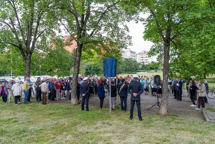  Il sindaco e l'assessora Jacopozzi alla cerimonia di svelamento del pannello informativo di Madre Celestina Bottego