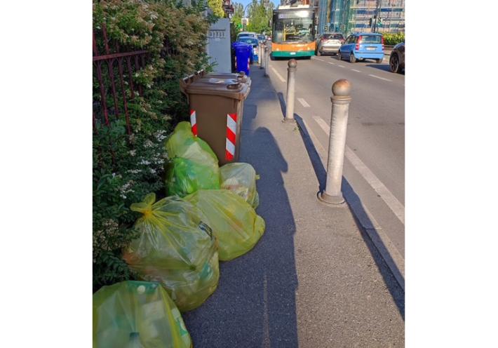 Marciapiede via Montebello