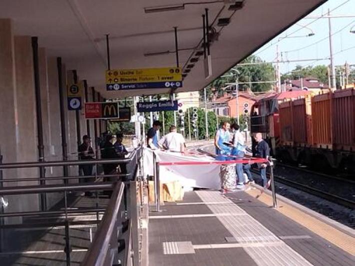 18enne ucciso in stazione, identificato l'assassino in fuga