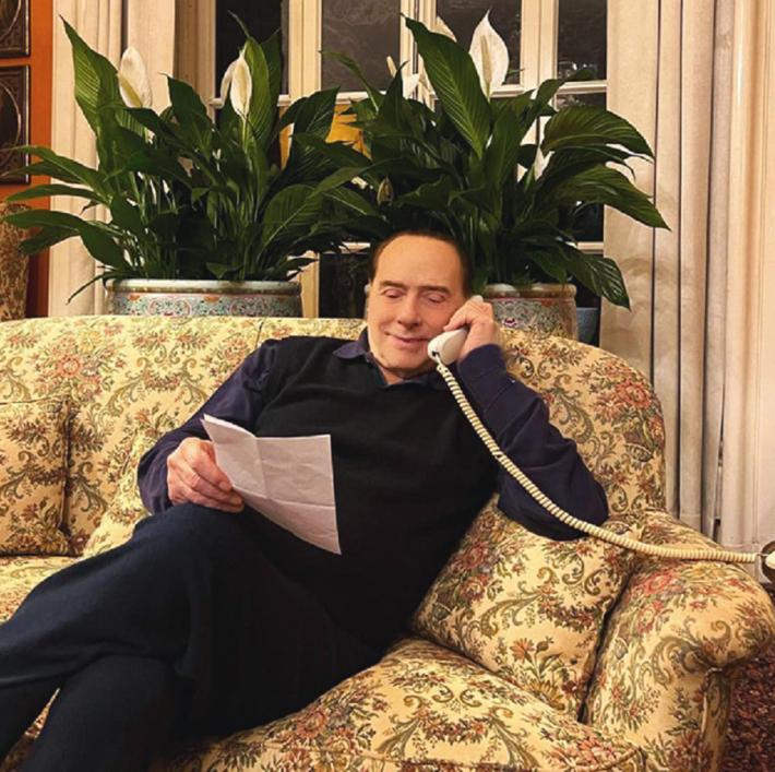 Quando Silvio Berlusconi raccontava le barzellette... su Berlusconi - Video 