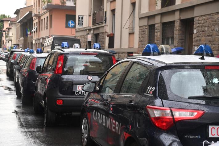 I pm sentono il fratello della bimba scomparsa a Firenze: scatta una maxi-ispezione in un palazzo 