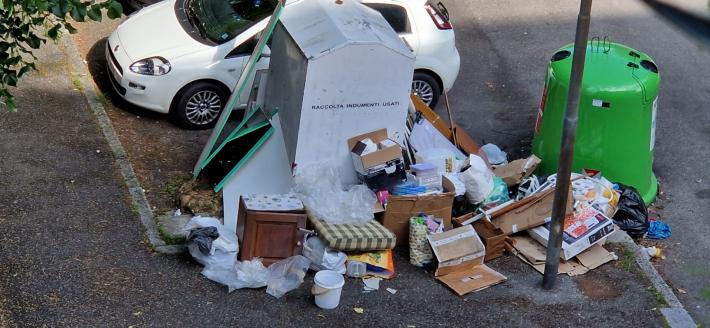 Discarica in via Einstein