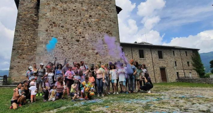 L'esercito colorato dei runner invade i sentieri di Corniglio