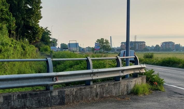 Incrocio pericoloso tra via Due Castagne e via Langhirano