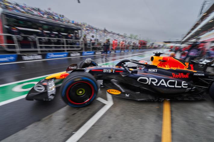 Canada, pole di Verstappen sotto l'acqua. Disastro Ferrari