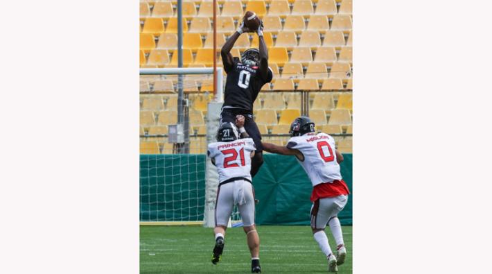 I Panthers volano in Usa per giocare la finale scudetto di football anericano