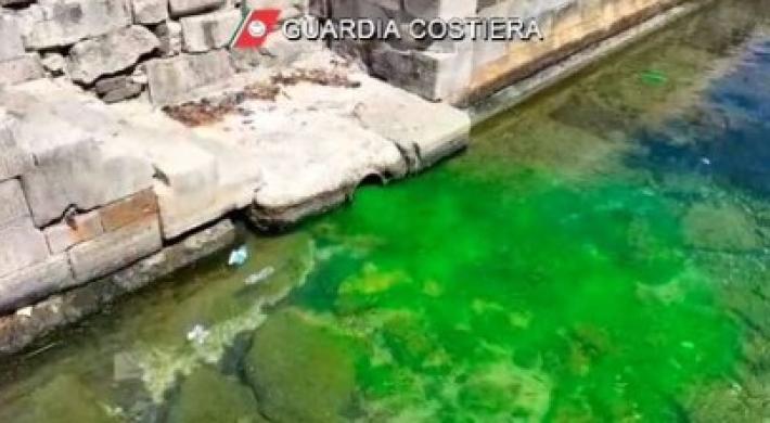 Per 15 anni da cento case sversati reflui in mare a Gallipoli