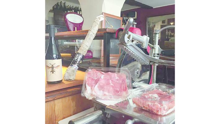 Dal Lino - Voglia di osteria tra vino e salume  si viaggia nel tempo