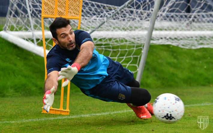 Quale futuro per Buffon? Lo vedete ancora in porta o dirigente? Vota il sondaggio