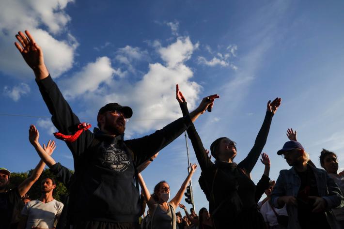 Ancora disordini a Parigi, evacuata place de la Concorde