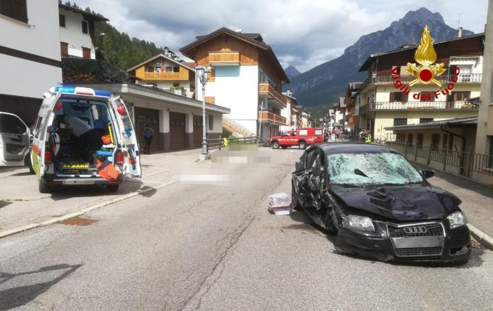 Santo Stefano di Cadore, famiglia travolta da un'auto: muoiono la mamma, la nonna e il bimbo di 2 anni