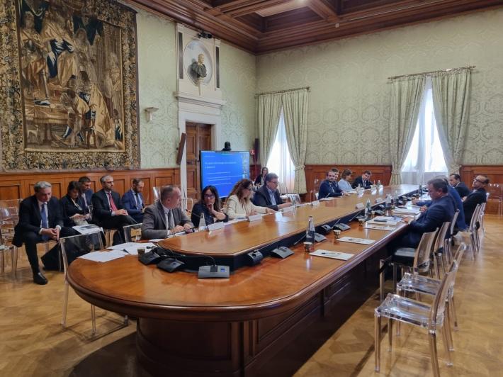 Massari da Giorgetti: "Una parte delle risorse del Pnrr alle province per la transizione digitale"