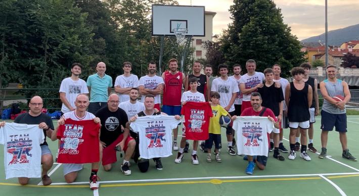 Bedonia, Vecchie glorie e giovani promesse per il nuovo campo da basket e calcetto al Parco Cattaneo