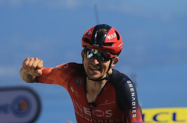 Tour, Kwiatkowski vince sul Grand Colombier. Pogacar guadagna altri secondi su Vingegaard  che resta in giallo