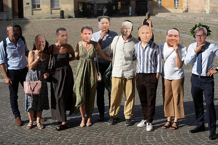 FESTA DI LAUREA - IL CALDO FA BRUTTI SCHERZI