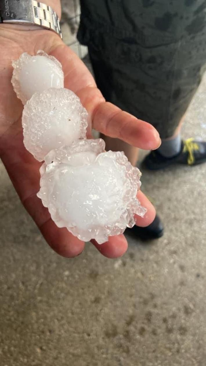 Forte grandinata su Milano: "Chicchi grossi come palle da biliardo"