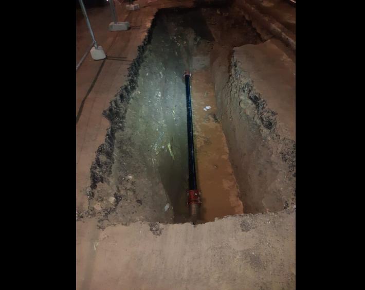 Via Parigi, guasto a una tubatura dell'acqua: strada chiusa dalle 5 del pomeriggio fino a mezzanotte