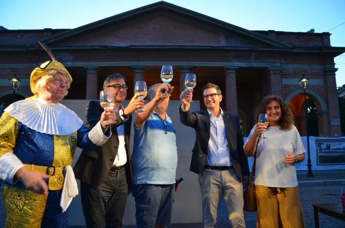 Pedonalizzazione di piazzale Barbieri: festa con Ds&egrave;vod e Famija Pramzana