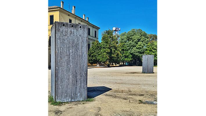 Parco Ducale,  le statue "in scatola"