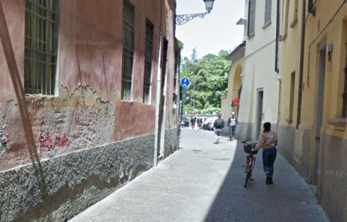 Rissa nella notte in vicolo Grossardi, un ferito al pronto soccorso