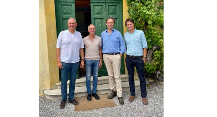 I titolari dell'azienda Valserena: &laquo;Bisogna investire sul brand del Parmigiano Reggiano&raquo;