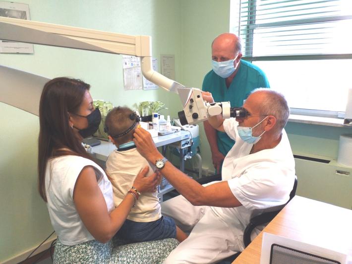 Parma, un bimbo  esce dal suo mondo di silenzio grazie alle cure degli specialisti del Maggiore