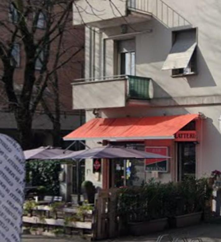 Furto con spaccata nella notte: preso di mira un bar in via Enza 