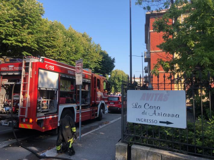 Incendio in viale Tanara, oggi saranno dimessi i tre ospiti portati in camera iperbarica a Vaio