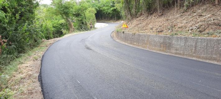 Sistemati i tratti franati della strada di Bargone 