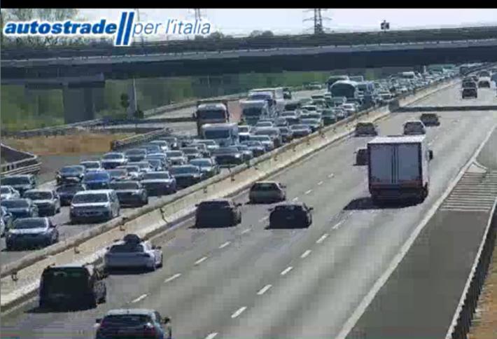 Tamponamento sull'A1 all'altezza di Fontanellato.  Code a tratti tra Terre di Canossa e Campegine. Autocisa: code a tratti
