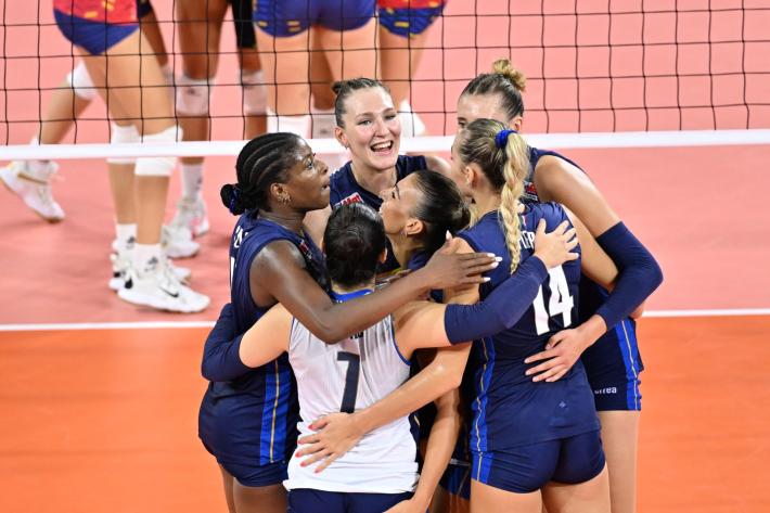 Europei di pallavolo, l'Italia fatica, ma batte 3-0 anche la Spagna. Ora incontrer&agrave; la Francia ai quarti