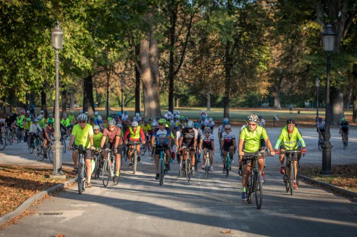 &laquo;Tutti alla Cisa&raquo;: pedalando con gioia nel nome di Adorni 