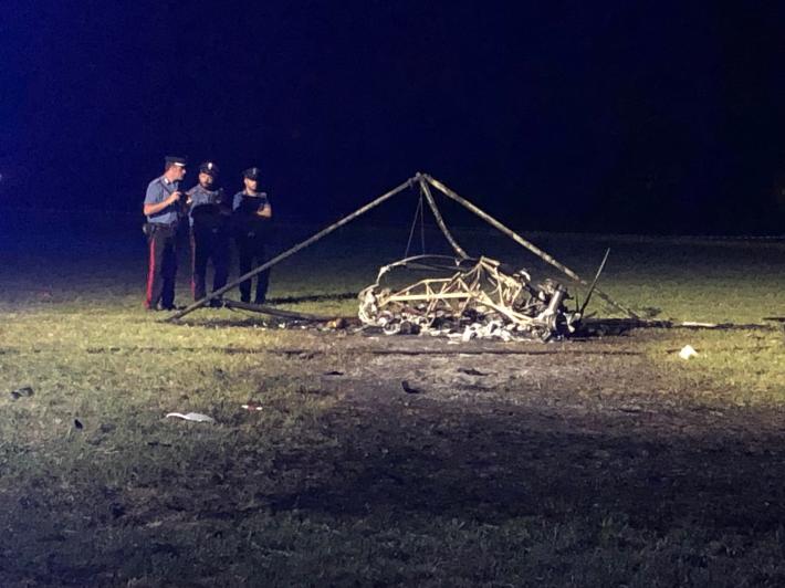 Tragedia a Basilicanova, precipita un deltaplano: due morti carbonizzati