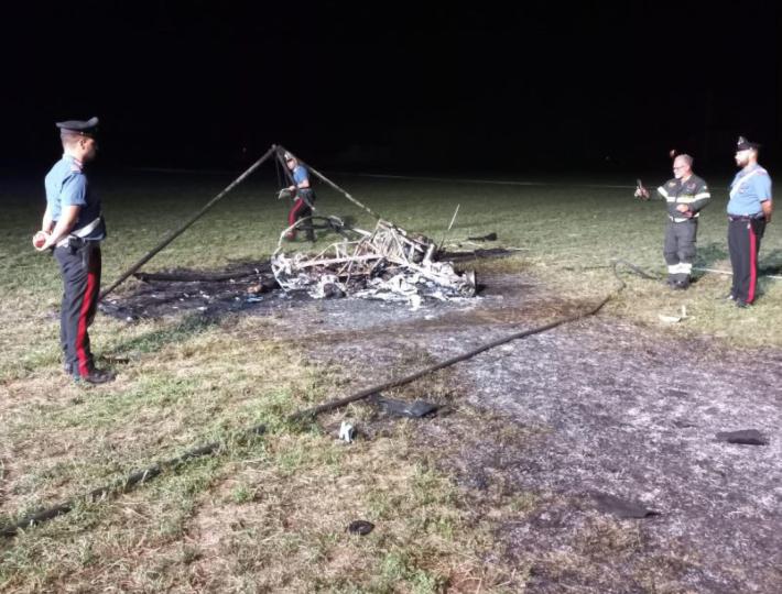 Deltaplano a fuoco a Parma, le vittime erano due amici