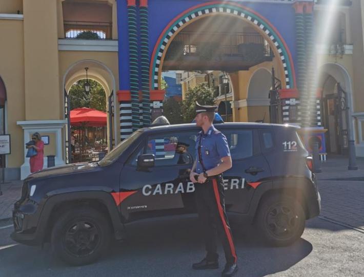 Famigliola con la passione del furto di abbigliamento alla moda: 2 arresti a Fidenza