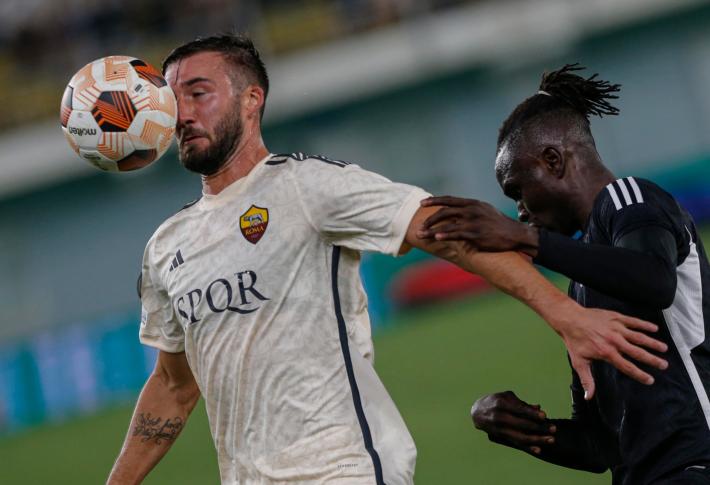 Lukaku ancora in gol e la Roma vince al debutto europeo: Sheriff ko. Fiorentina, pari con il Genk