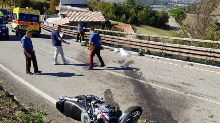 Schianto tra due moto sui tornanti di Piantonia: morto un 22enne e  un ferito gravissimo in Rianimazione