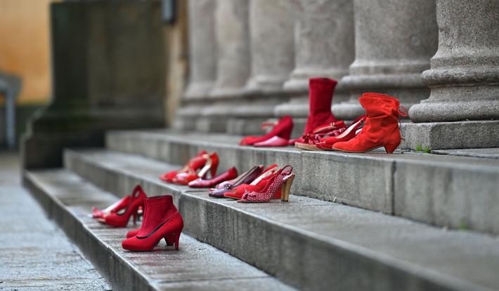 Serie B, pallone rosso nel turno del 25 novembre contro la violenza sulle donne