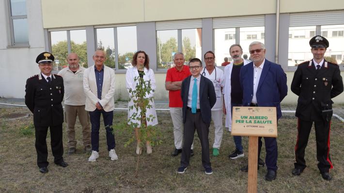 All'Ospedale di Vaio arriva l'iniziativa "Un albero per la salute"