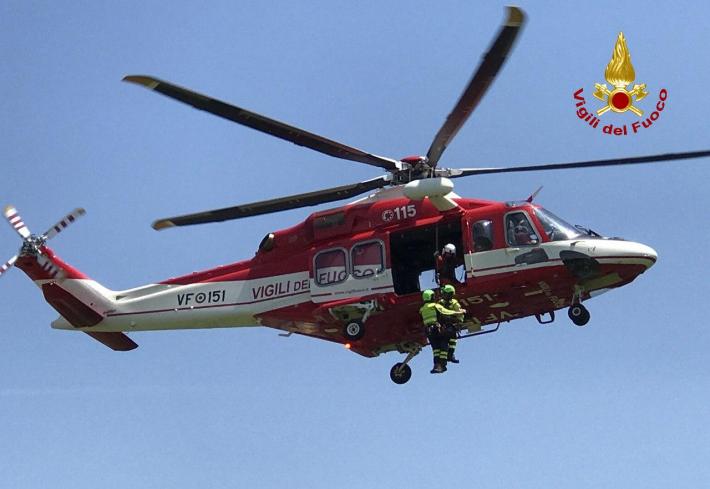 Tre giovani restano bloccati al bivacco Lago Scuro: raggiunti dal Soccorso Alpino e trasportati in elicottero 